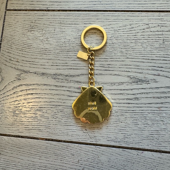Lily Pulitzer Shell Key Chain - Picture 2 of 2